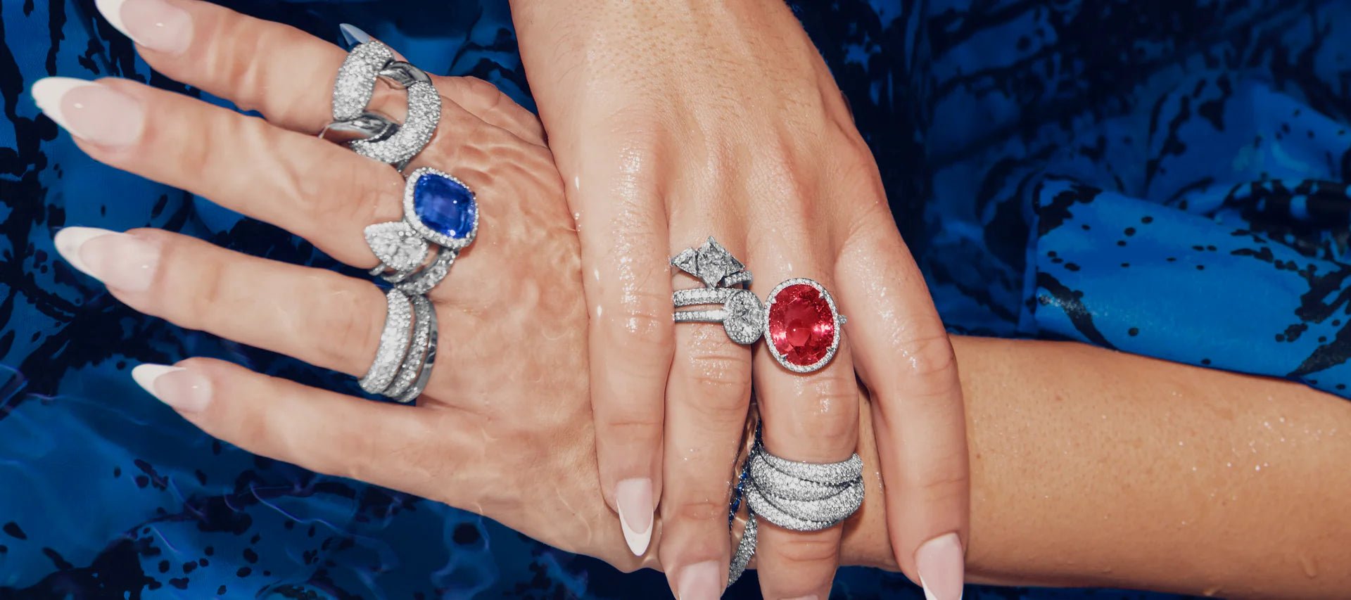 Bagues en or et diamant signée Daniel de Guy, présentant une finition artisanale raffinée et un design élégant.