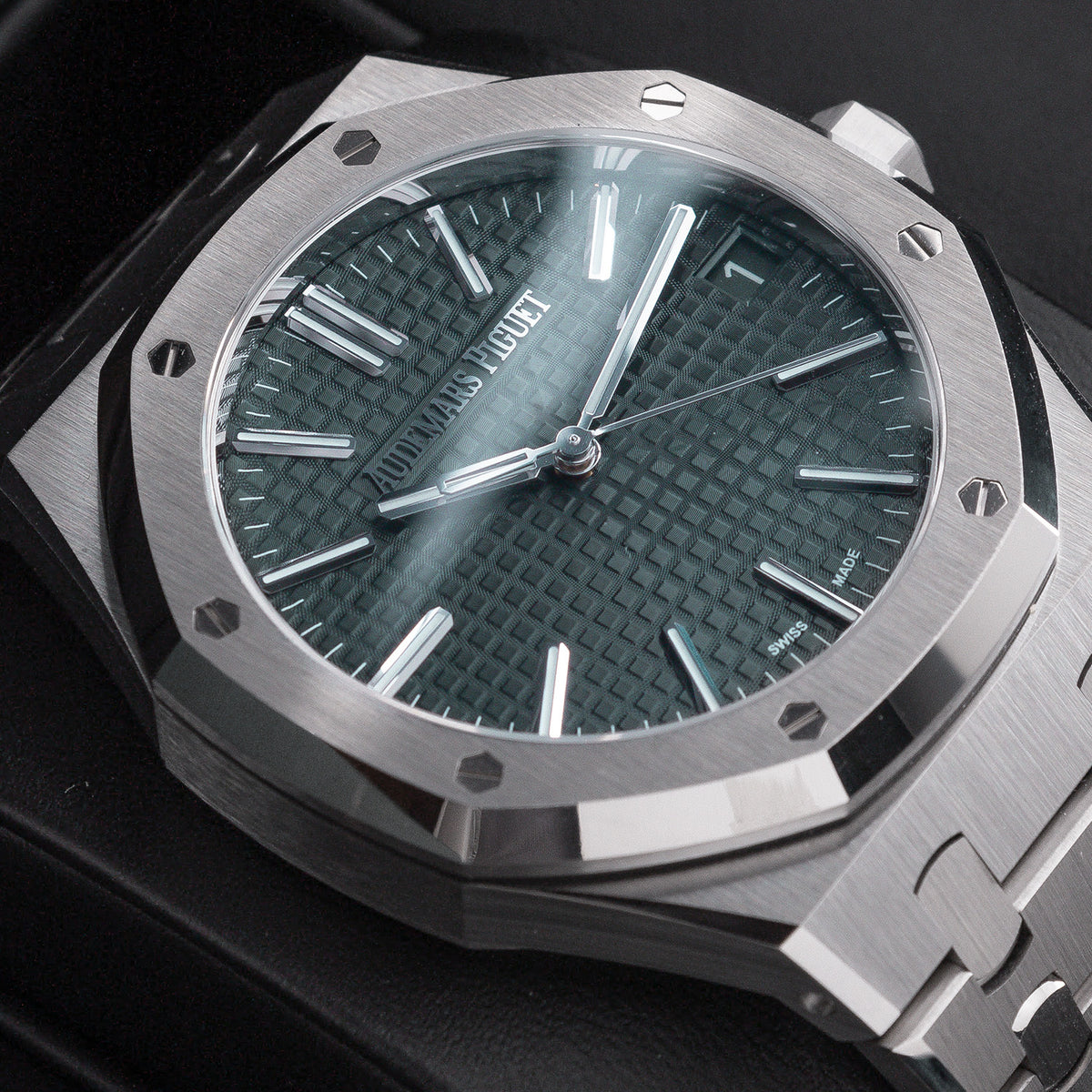 Audemars Piguet Royal Oak Verte Neuve 2024 - Daniel de Guy