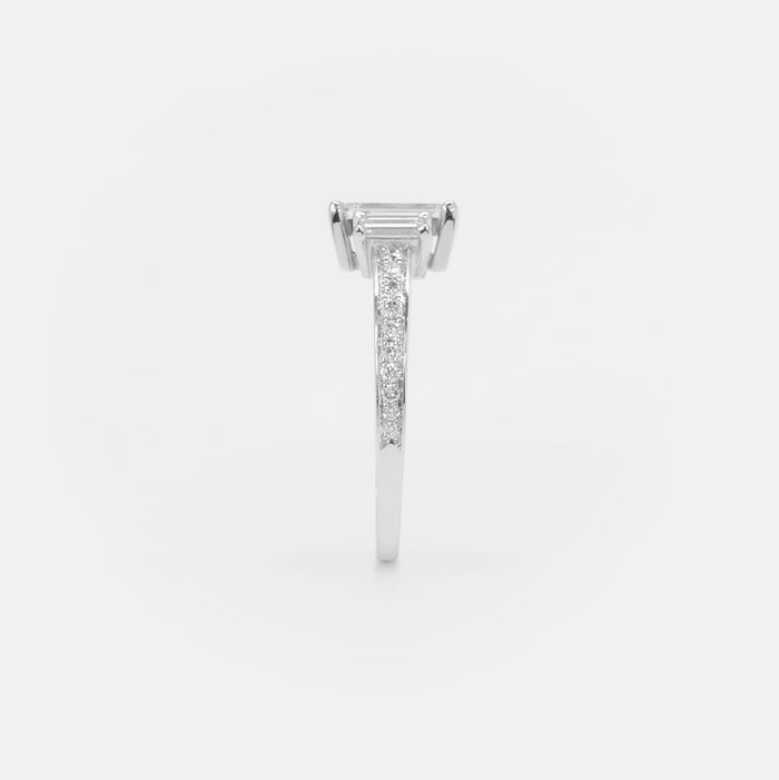 Solitaire 'Trilogie' Baguettes Diamants