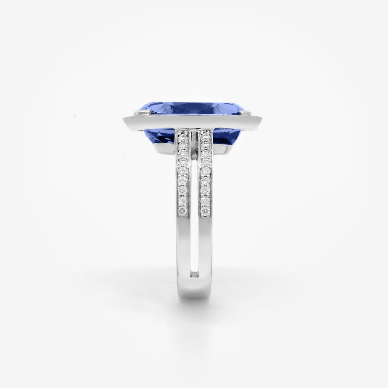 Bague Création Tanzanite - Daniel de Guy